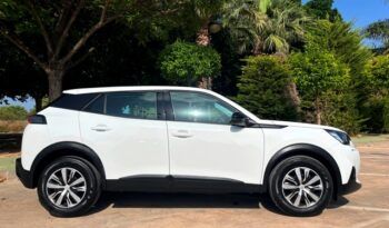 PEUGEOT 2008 ACTIVE PACK 1.2i 100CV 6 VELOCIDADES MODELO 2022 lleno