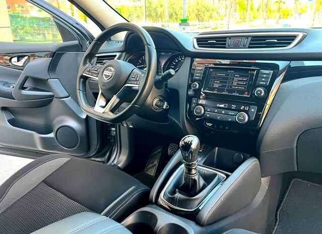 NISSAN QASHQAI ACENTA 1.3i 140CV 6 VELOCIDADES AÑO 2021 lleno