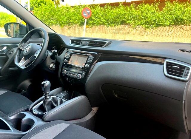 NISSAN QASHQAI ACENTA 1.5DCi 115CV 6 VELOCIDADES MODELO 2019 lleno