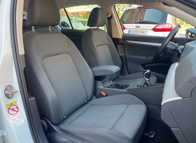 VOLKSWAGEN GOLF VIII 1.0TSi 110CV 6 VELOCIDADES AÑO 2021 lleno