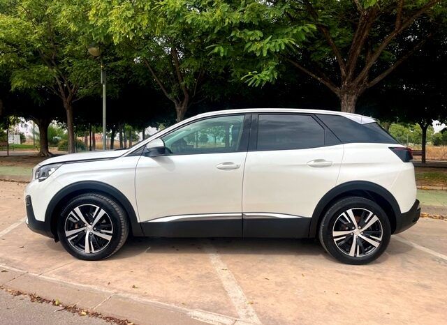 PEUGEOT 3008 ALLURE PACK 1.2i 130CV 6 VELOCIDADES AÑO 2019 lleno