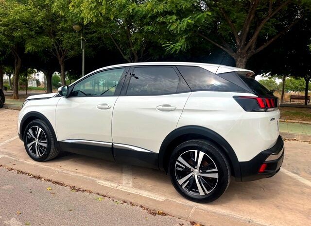 PEUGEOT 3008 ALLURE PACK 1.2i 130CV 6 VELOCIDADES AÑO 2019 lleno