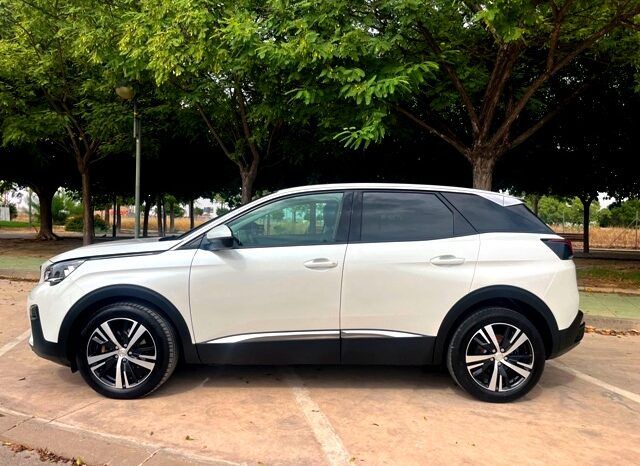 PEUGEOT 3008 ALLURE PACK 1.2i 130CV 6 VELOCIDADES AÑO 2019 lleno