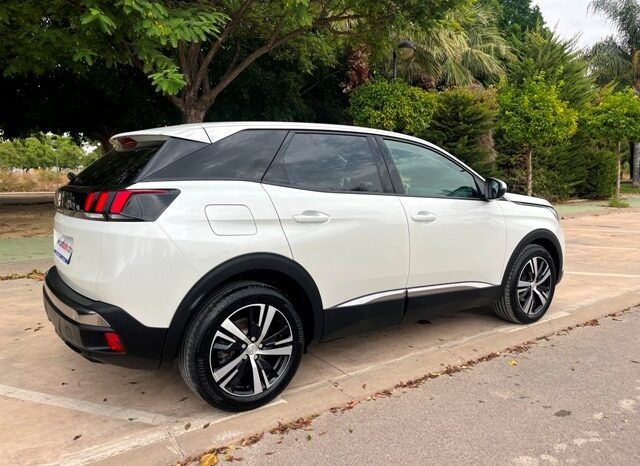 PEUGEOT 3008 ALLURE PACK 1.2i 130CV 6 VELOCIDADES AÑO 2019 lleno