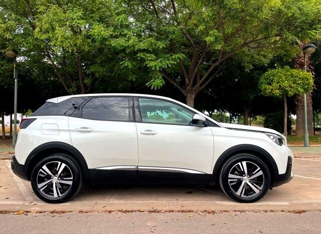 PEUGEOT 3008 ALLURE PACK 1.2i 130CV 6 VELOCIDADES AÑO 2019 lleno