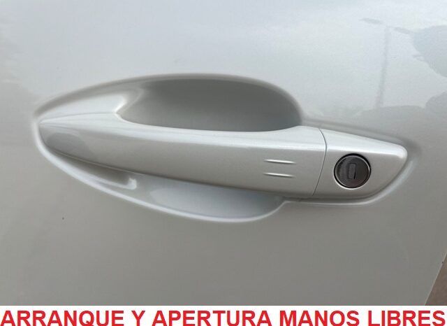 PEUGEOT 3008 ALLURE PACK 1.2i 130CV 6 VELOCIDADES AÑO 2019 lleno