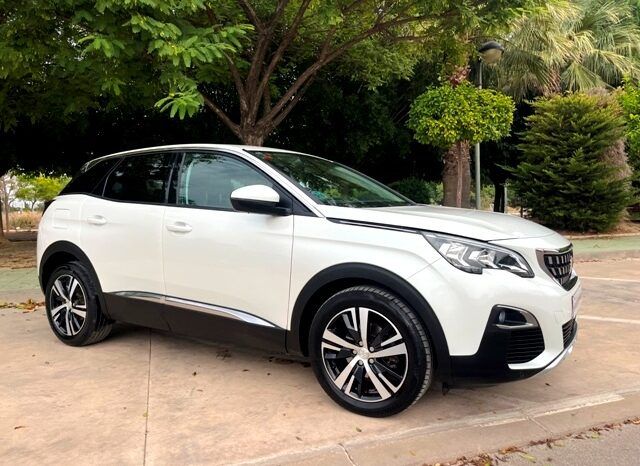 PEUGEOT 3008 ALLURE PACK 1.2i 130CV 6 VELOCIDADES AÑO 2019 lleno