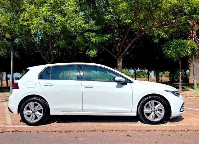 VOLKSWAGEN GOLF VIII 1.0TSi 110CV 6 VELOCIDADES AÑO 2021 lleno