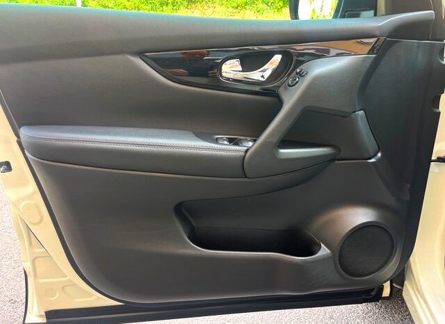 NISSAN QASHQAI ACENTA 1.5DCi 115CV 6 VELOCIDADES MODELO 2019 lleno