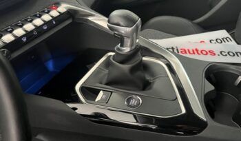 PEUGEOT 3008 ALLURE PACK 1.2i 130CV 6 VELOCIDADES AÑO 2019 lleno