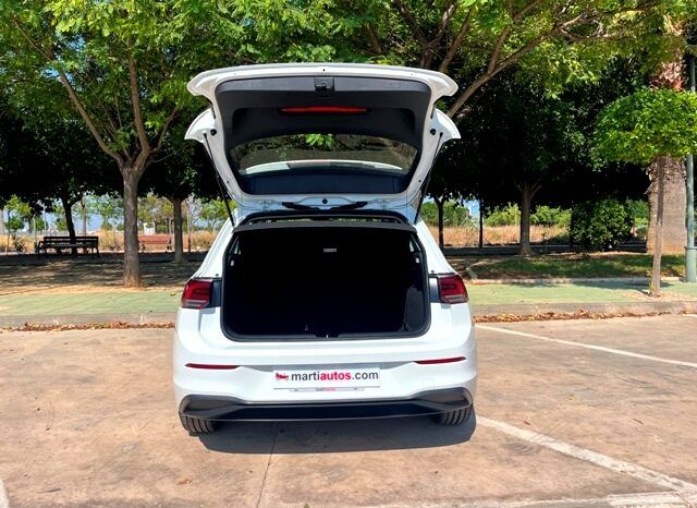 VOLKSWAGEN GOLF VIII 1.0TSi 110CV 6 VELOCIDADES AÑO 2021 lleno