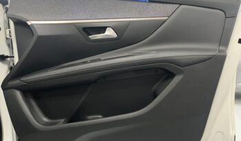 PEUGEOT 3008 ALLURE PACK 1.2i 130CV 6 VELOCIDADES AÑO 2019 lleno