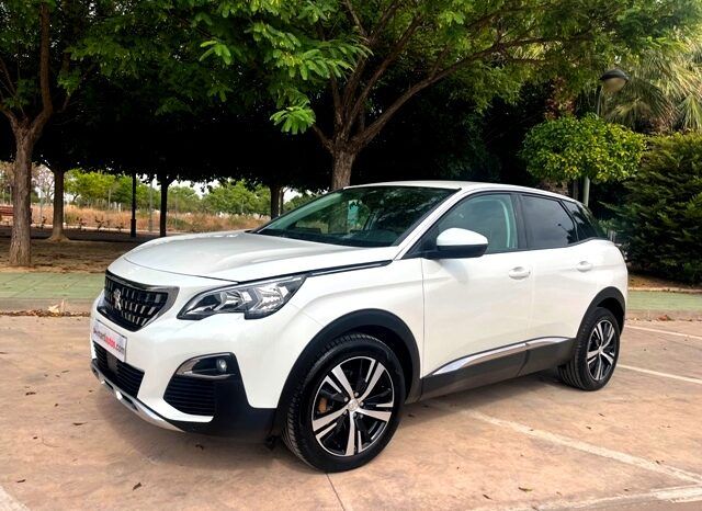 PEUGEOT 3008 ALLURE PACK 1.2i 130CV 6 VELOCIDADES AÑO 2019 lleno