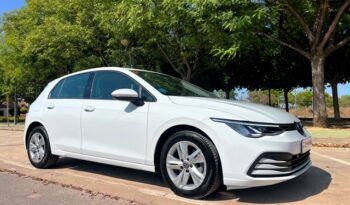 VOLKSWAGEN GOLF VIII 1.0TSi 110CV 6 VELOCIDADES AÑO 2021 lleno