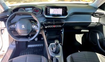 PEUGEOT 2008 ACTIVE 1.2i 100CV 6 VELOCIDADES MODELO 2022 lleno