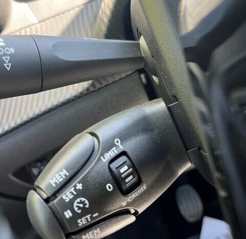 PEUGEOT 2008 ACTIVE 1.2i 100CV 6 VELOCIDADES MODELO 2022 lleno