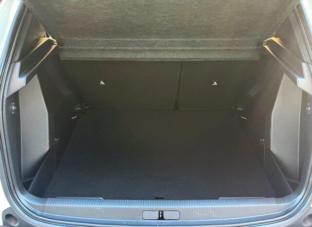 PEUGEOT 2008 ACTIVE 1.2i 100CV 6 VELOCIDADES MODELO 2022 lleno