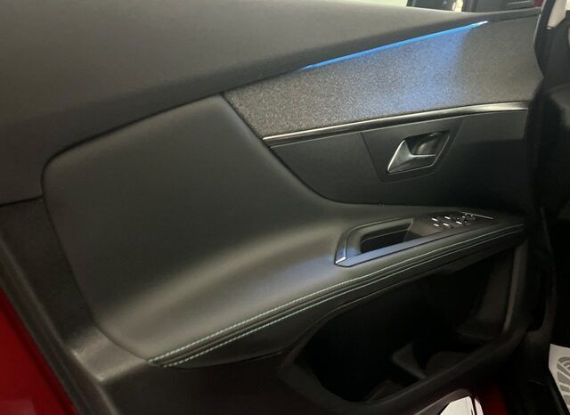 PEUGEOT 3008 ALLURE PACK 1.2i 130CV AT8 – AUTOMATICO AÑO 2021 lleno