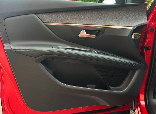 PEUGEOT 3008 ALLURE PACK 1.2i 130CV AT8 – AUTOMATICO AÑO 2021 lleno