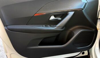 PEUGEOT 2008 ACTIVE 1.2i 100CV 6 VELOCIDADES MODELO 2022 lleno