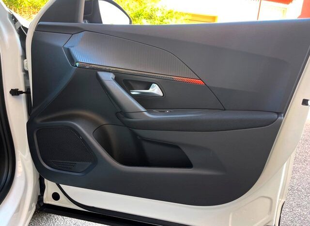 PEUGEOT 2008 ACTIVE 1.2i 100CV 6 VELOCIDADES MODELO 2022 lleno