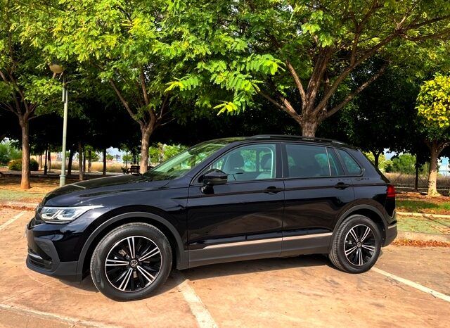 VOLKSWAGEN TIGUAN LIFE 2.0TDi 150CV DSG – AUTOMATICO AÑO 2021 lleno