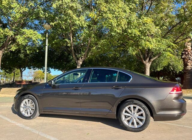 VOLKSWAGEN PASSAT ADVANCE 2.0TDi 150CV AÑO 2018 lleno