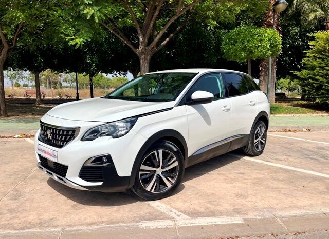 PEUGEOT 3008 ALLURE PACK 1.2i 130CV AÑO 2019 lleno
