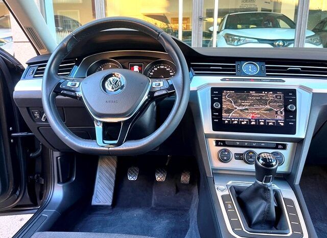 VOLKSWAGEN PASSAT ADVANCE 2.0TDi 150CV AÑO 2018 lleno