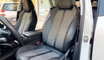 PEUGEOT 3008 ALLURE PACK 1.2i 130CV AÑO 2019 lleno