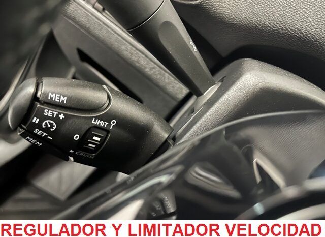 PEUGEOT 3008 ALLURE PACK 1.2i 130CV AÑO 2019 lleno