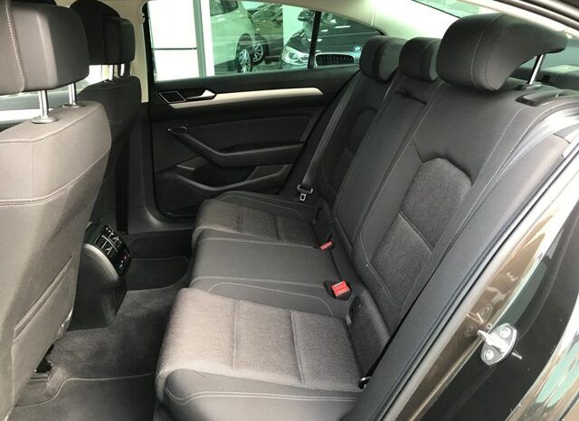VOLKSWAGEN PASSAT ADVANCE 2.0TDi 150CV AÑO 2018 lleno