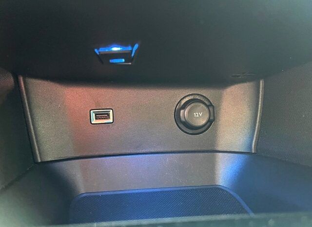 PEUGEOT 3008 ALLURE PACK 1.2i 130CV AÑO 2019 lleno