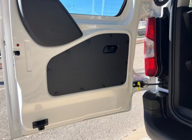 PEUGEOT RIFTER ACTIVE PACK BUSINESS 1.5HDI 100CV MODELO 2024 lleno