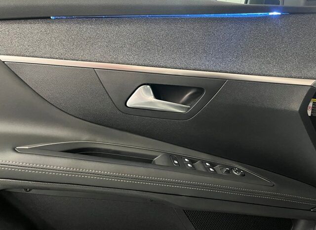 PEUGEOT 3008 ALLURE PACK 1.2i 130CV AÑO 2019 lleno