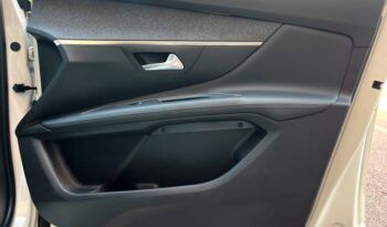 PEUGEOT 3008 ALLURE PACK 1.2i 130CV AÑO 2019 lleno