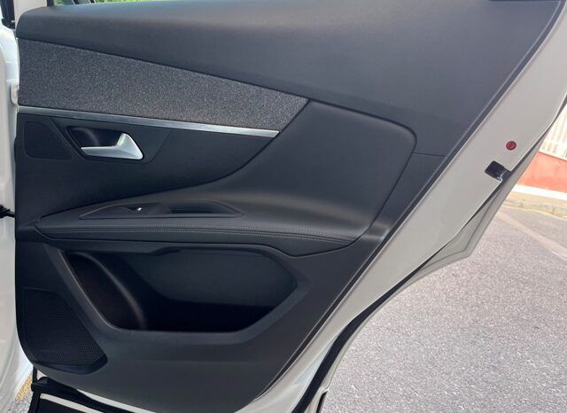 PEUGEOT 3008 ALLURE PACK 1.2i 130CV AÑO 2019 lleno