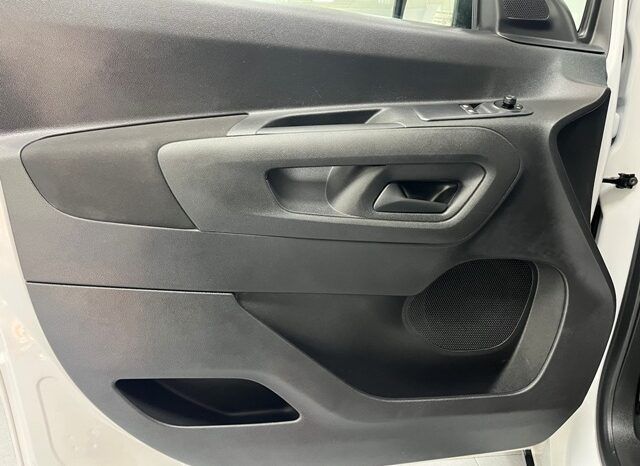 PEUGEOT RIFTER ACTIVE PACK BUSINESS 1.5HDI 100CV MODELO 2024 lleno