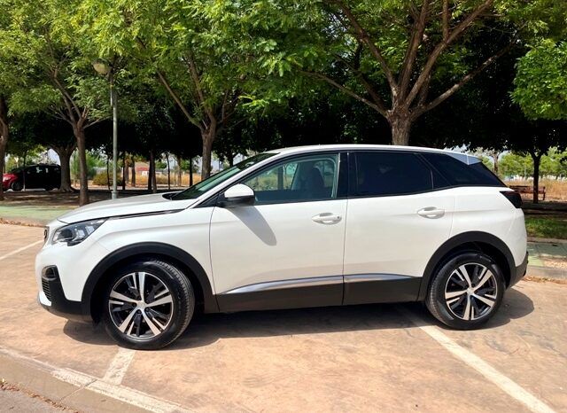 PEUGEOT 3008 ALLURE PACK 1.2i 130CV AÑO 2019 lleno