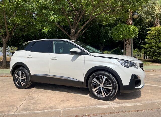 PEUGEOT 3008 ALLURE PACK 1.2i 130CV AÑO 2019 lleno