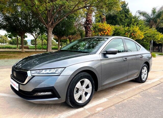 SKODA OCTAVIA AMBITION 2.0TDi 150CV AÑO 10-2022 lleno