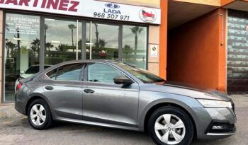 SKODA OCTAVIA AMBITION 2.0TDi 150CV AÑO 10-2022 lleno