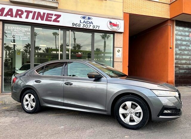 SKODA OCTAVIA AMBITION 2.0TDi 150CV AÑO 10-2022 lleno