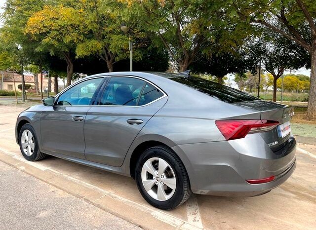 SKODA OCTAVIA AMBITION 2.0TDi 150CV AÑO 10-2022 lleno