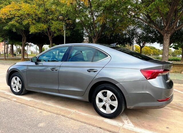 SKODA OCTAVIA AMBITION 2.0TDi 150CV AÑO 10-2022 lleno