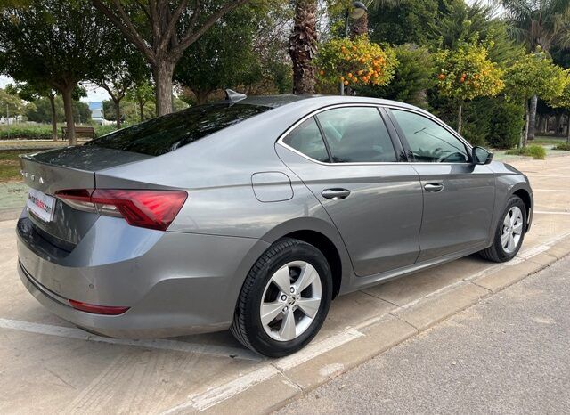 SKODA OCTAVIA AMBITION 2.0TDi 150CV AÑO 10-2022 lleno