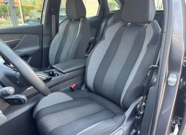 PEUGEOT 3008 ACTIVE PACK 1.5HDI 130CV AÑO 2021 lleno