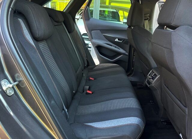 PEUGEOT 3008 ACTIVE PACK 1.5HDI 130CV AÑO 2021 lleno