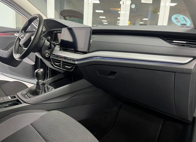 SKODA OCTAVIA AMBITION 2.0TDi 150CV AÑO 10-2022 lleno