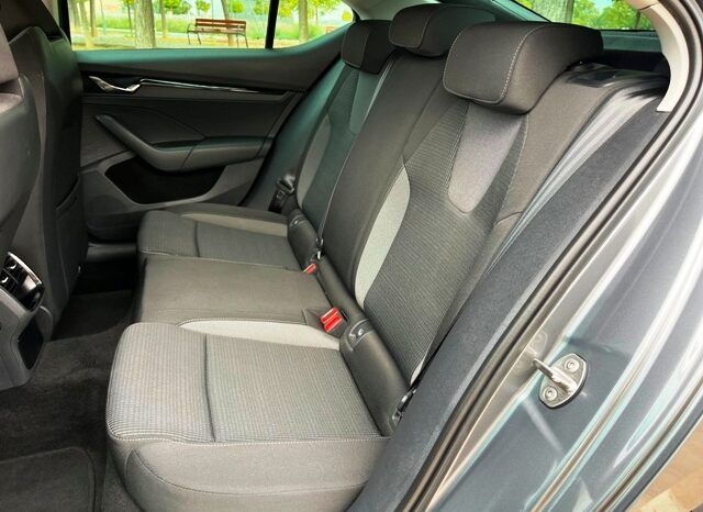 SKODA OCTAVIA AMBITION 2.0TDi 150CV AÑO 10-2022 lleno